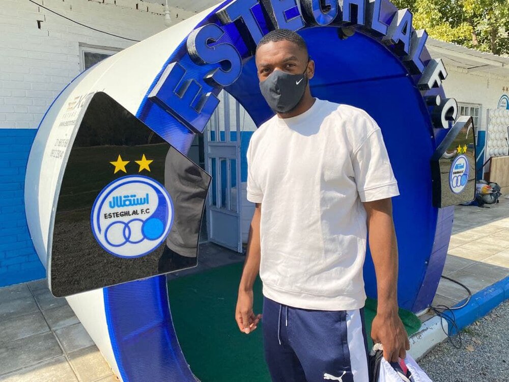 «کوین یامگا» در تمرین استقلال حاضر شد/ مربی ایتالیایی در ایفمارک