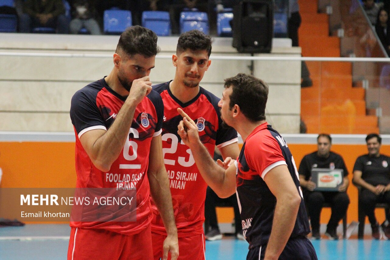 گام بلند فولادیها برای صعود به فینال/ شکست شاگردان اکبری