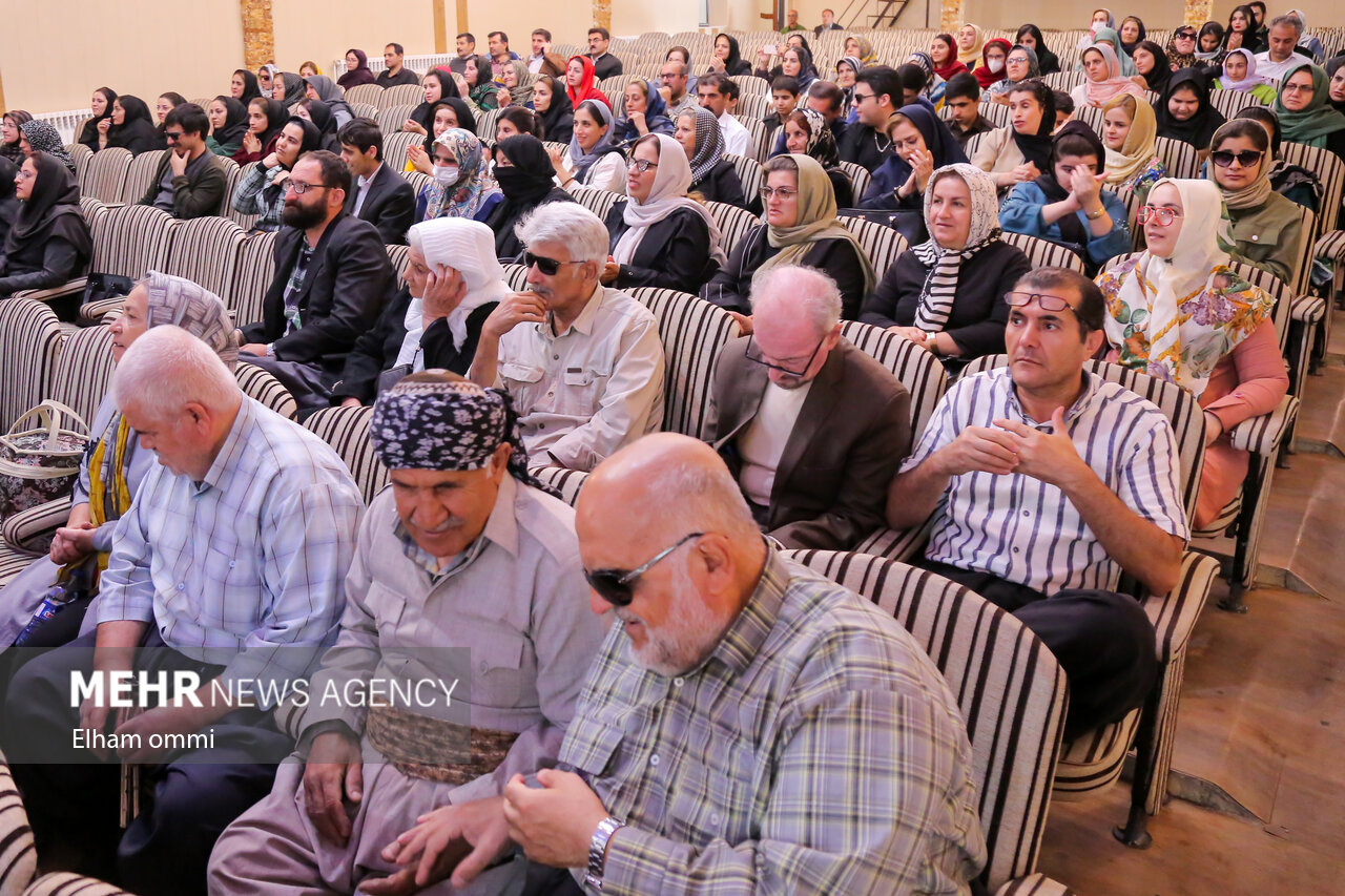 گرامیداشت روز جهانی نابینایان «عصای سفید»در سنندج