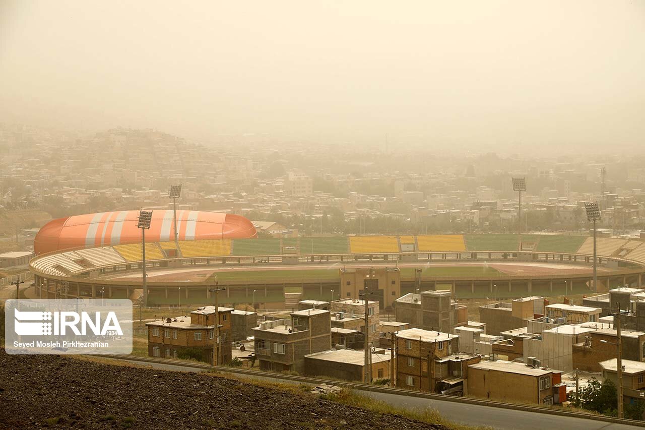 گرد و خاک در آسمان سنندج