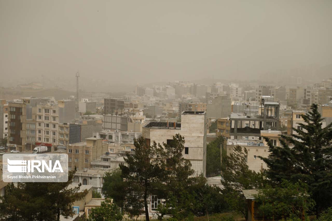 گرد و خاک در آسمان شهر سنندج