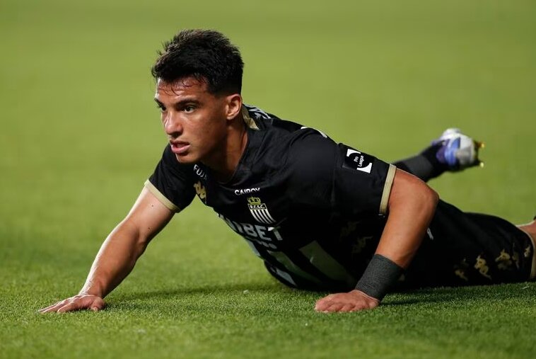 گزارش روزنامه بلژیکی از شرایط سخت بازیکن سابق استقلال درشارلوا