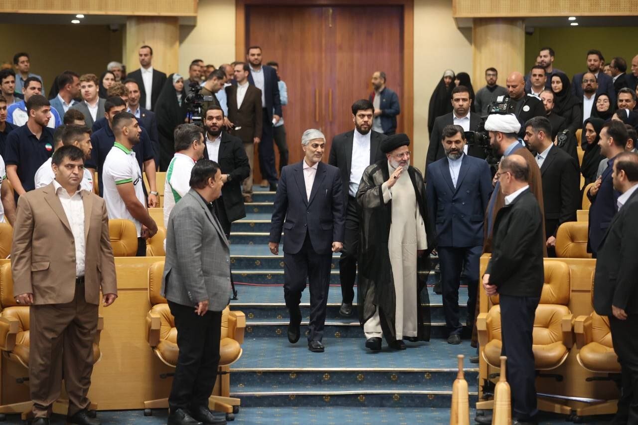 گزارش مهر از مراسم تجلیل از قهرمانان و مدال آوران با حضوررئیسی