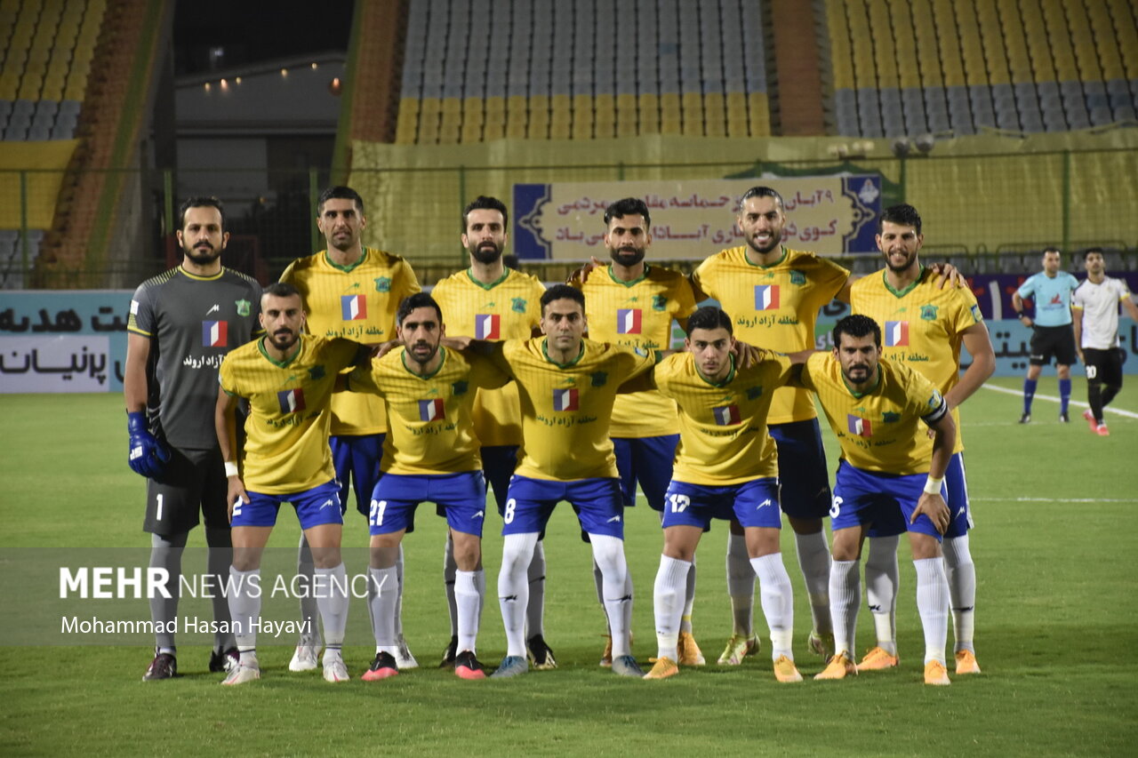 گل گهر همچنان بدون سرمربی/ داور برای طلاییپوشان پنالتی نگرفت