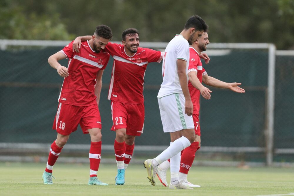 گلزن پرسپولیس به ذوبآهن میرسد/ کاپیتان تغییر کرد