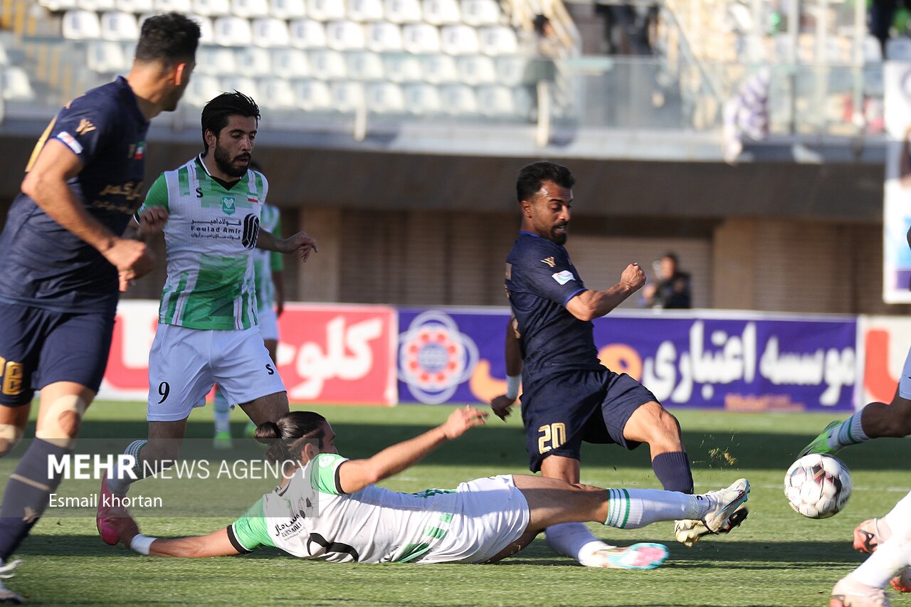 گلگهر در ضربات پنالتی خیبر را شکست داد