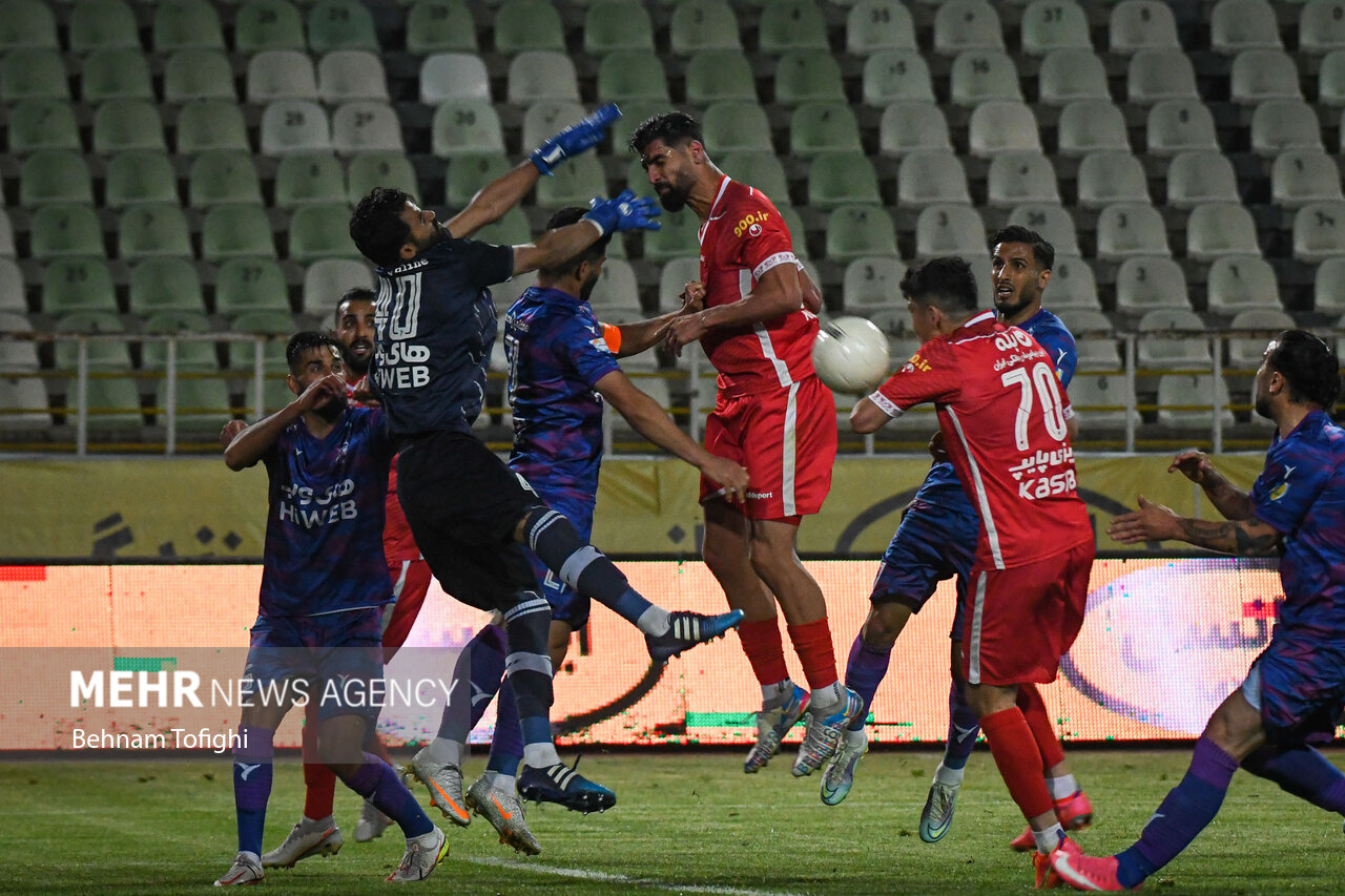 گلمحمدی به دنبال گمشدهاش در مرکز زمین/ اصرار برای بازیکن «ضعیف»