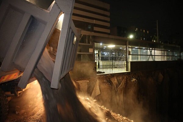 گود پرخطر ۱۷ متری در شرق تهران ایمن شد