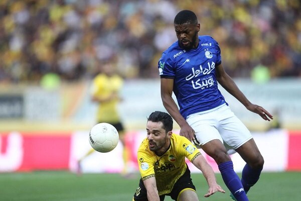 «یامگا» جداییاش از استقلال را تکذیب کرد