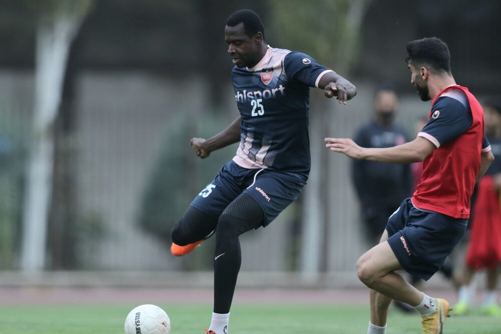 یک بازیکن ترکیب پرسپولیس را تغییر می‌دهد/اتفاق امیدوارکننده سرخها