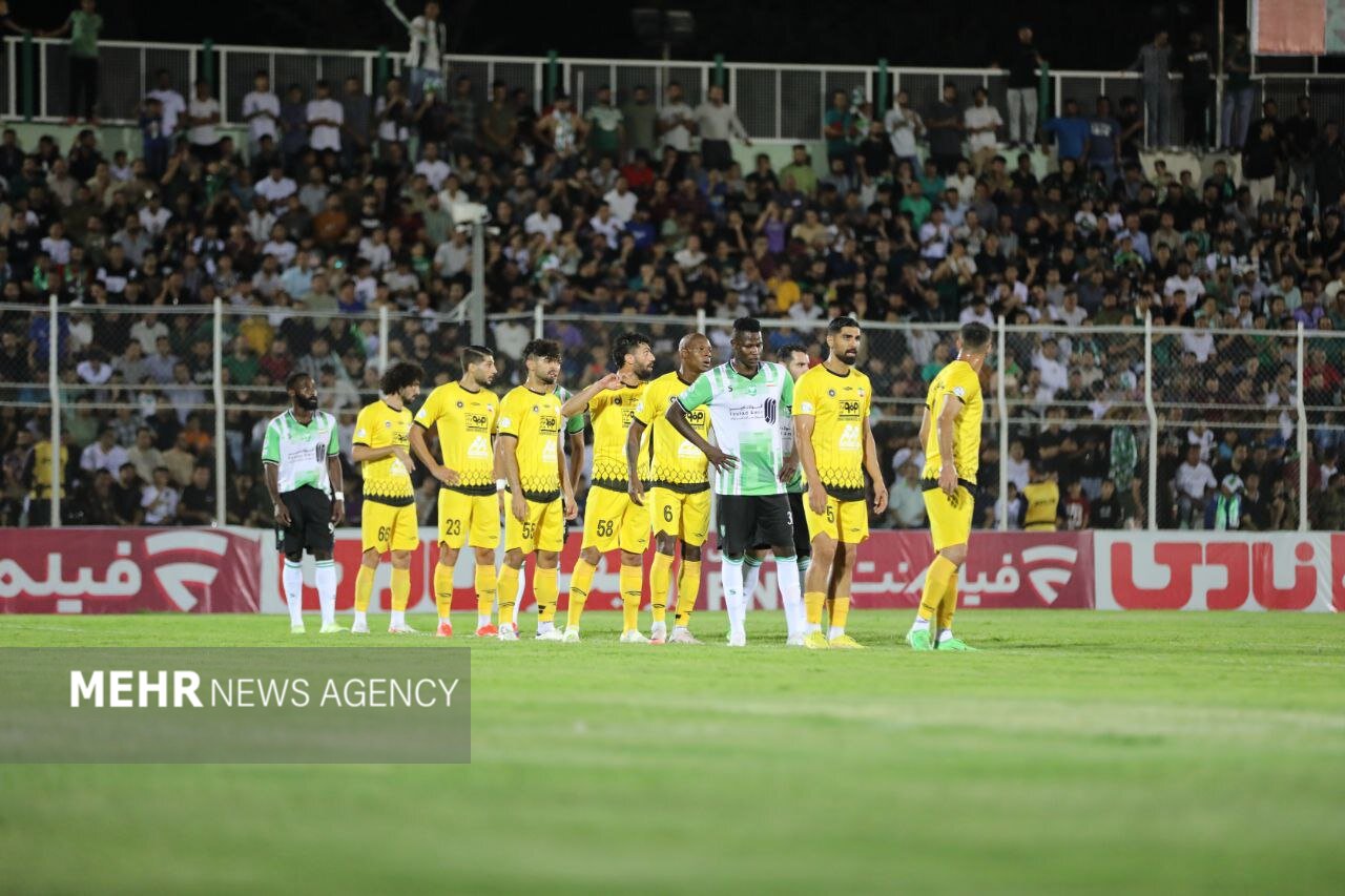 یکه تازی سپاهان در صدر/ خوش شانسی استقلال و پرسپولیس برای نباختن