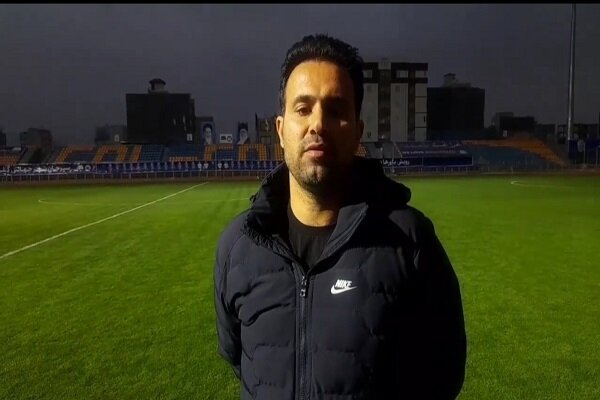 یکی از دلالان محروم فوتبال ایران در باشگاه تراکتور فعالیت می‌کند