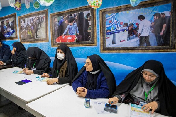 ۱۲ هزار ناظر بر انتخابات در آذربایجان‌غربی نظارت
دارند