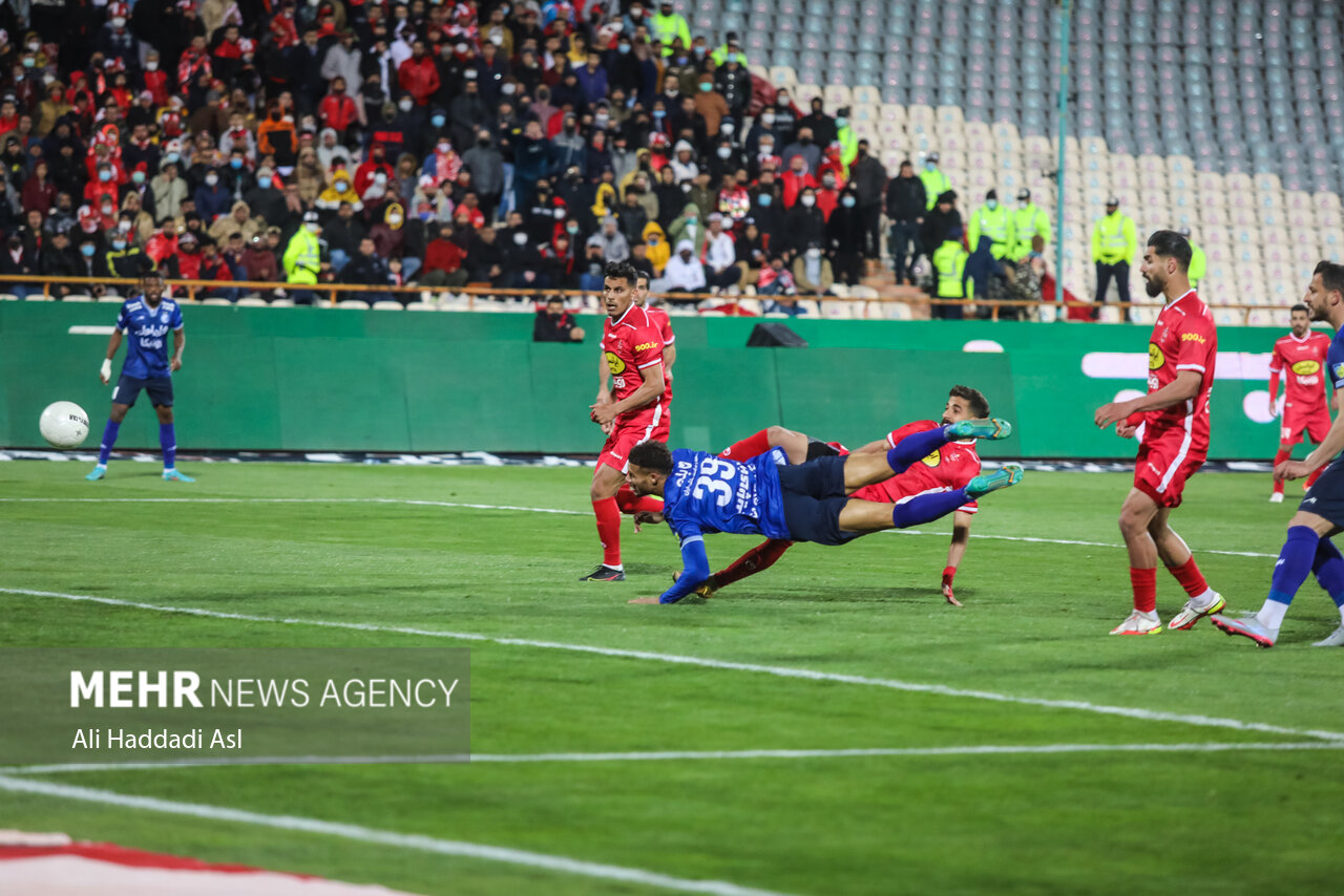 ۱۵ هزار تماشاگر برای دربی ناامید کننده است/فقط یک اشتباه کافی است