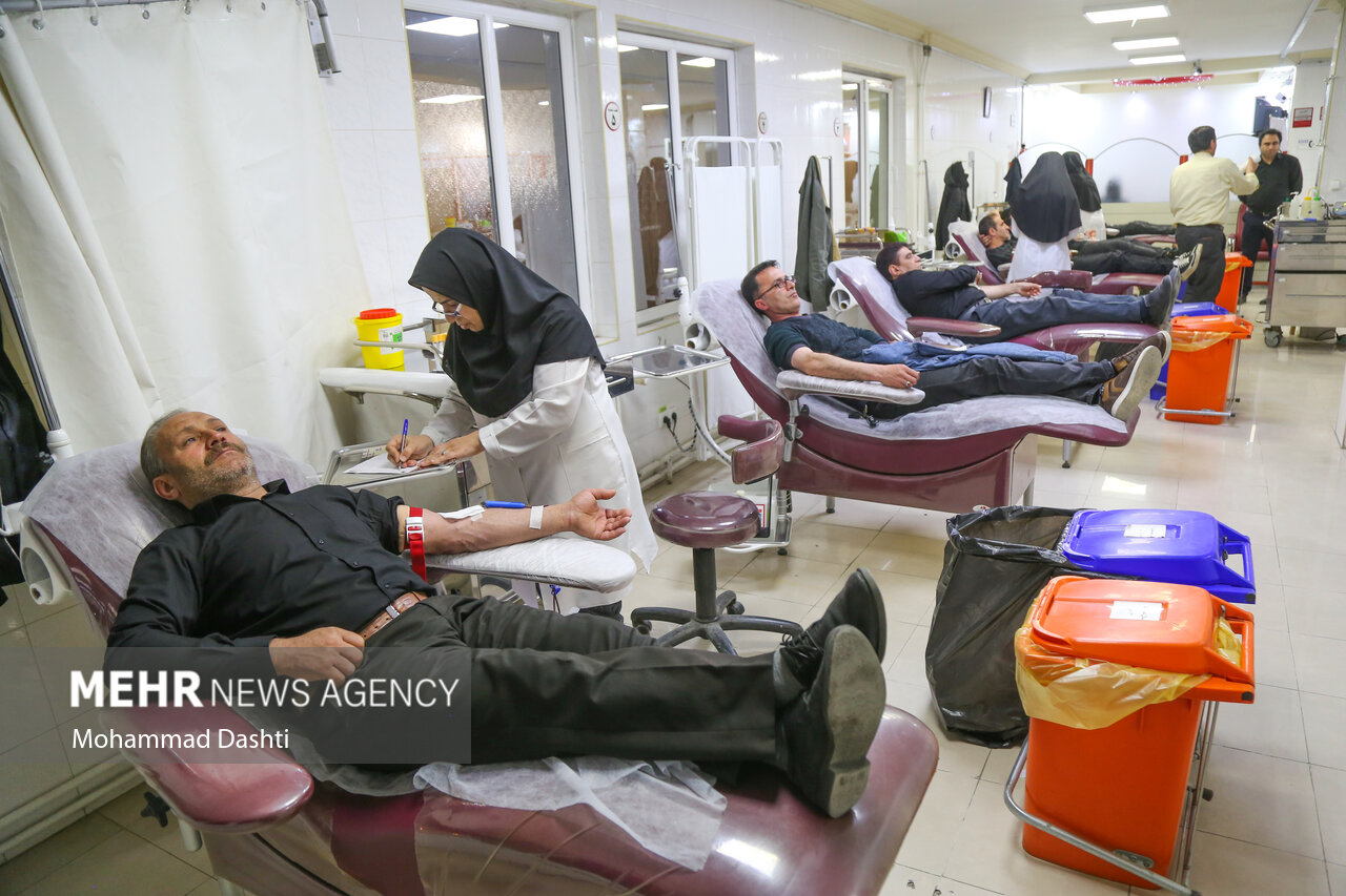 ۱۷۰۰ کردستانی در دهه اول محرم خون اهدا کردند