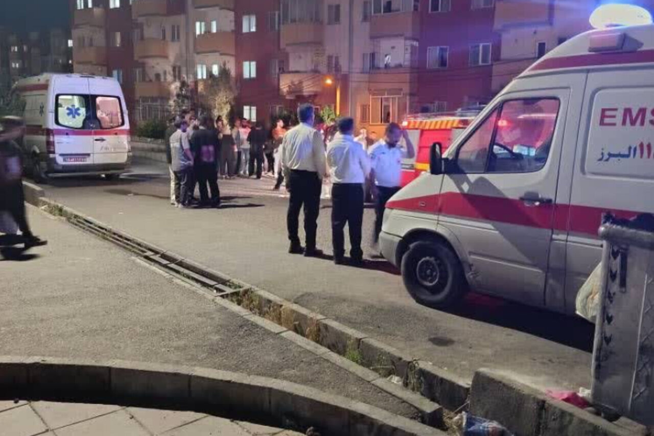 ۱۸ مصدوم در آتشسوزی مجتمع مسکونی ماهدشت