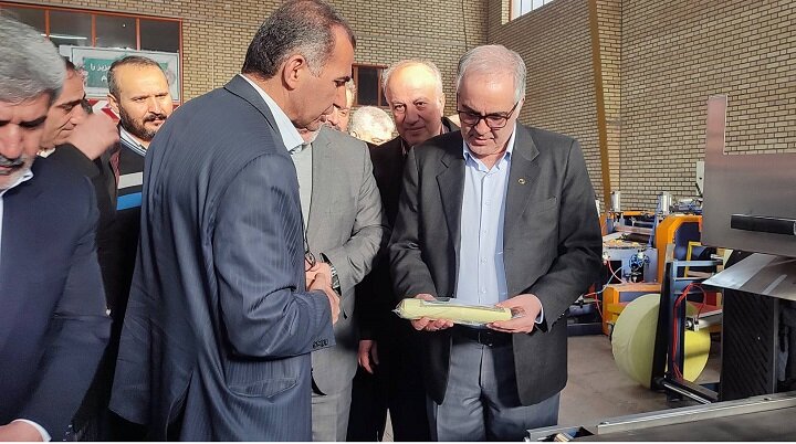 ۲ واحد تولیدی با حضور معاون وزیر صمت در سنندج افتتاح شد