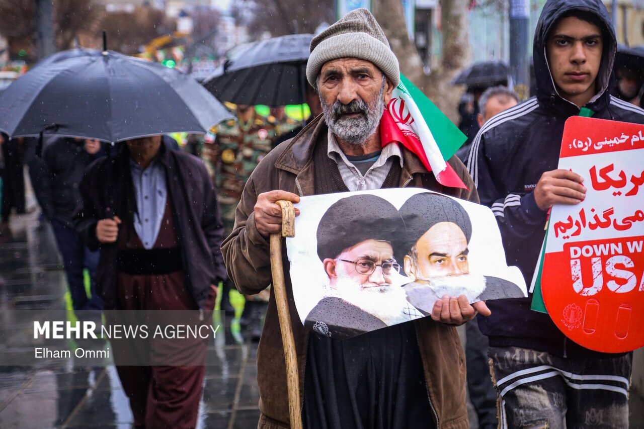 ۲۲ بهمن کردستان مردمیتر از همیشه؛ روایت همزمان حماسه، گفتگو و معنویت