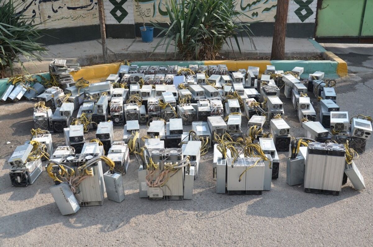 ۲۲ دستگاه ماینر قاچاق در بیجار کشف شد