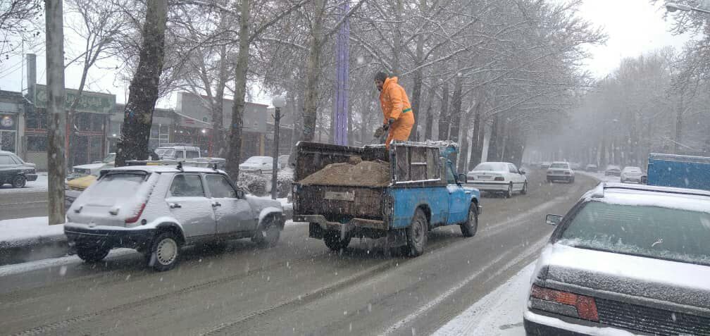 ۲۲ گروه خدماتی برای بازگشایی معابر شهری مراغه فعال هستند