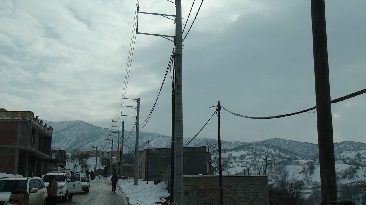 ۲۴ پروژه راهسازی و برق رسانی در سروآباد افتتاح شد