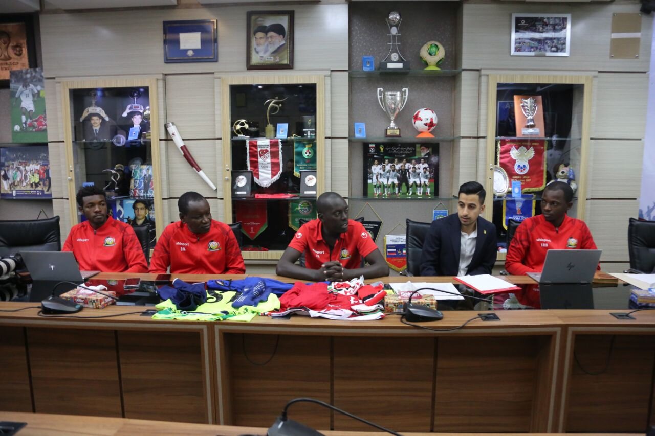 ۳۰ ثانیه سکوت قبل از شروع بازی ایران و کنیا و انتخاب داورعراقی