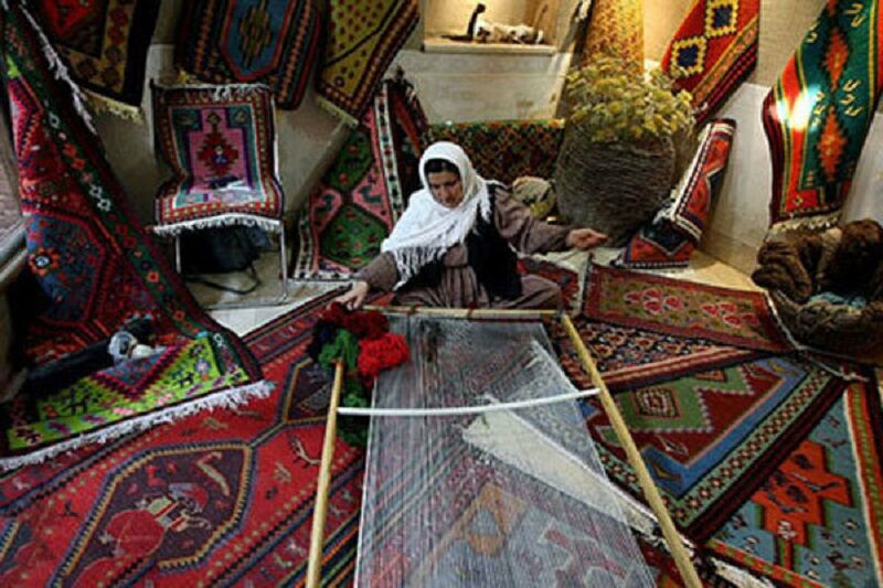 ۳۰ هزار دلار تجهیزات به خانه خلاق صنایع دستی کردستان اهدا شد
