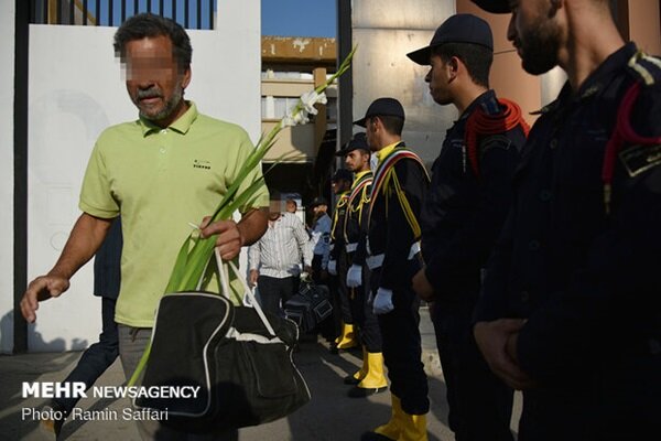 ۳۵ نفر از محکومان مالی با کمک‌های انسان دوستانه آزادشدند