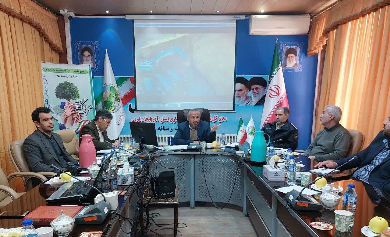 ۴ کانون گرد و غبار فعال در حاشیه دریاچه ارومیه وجود
دارد