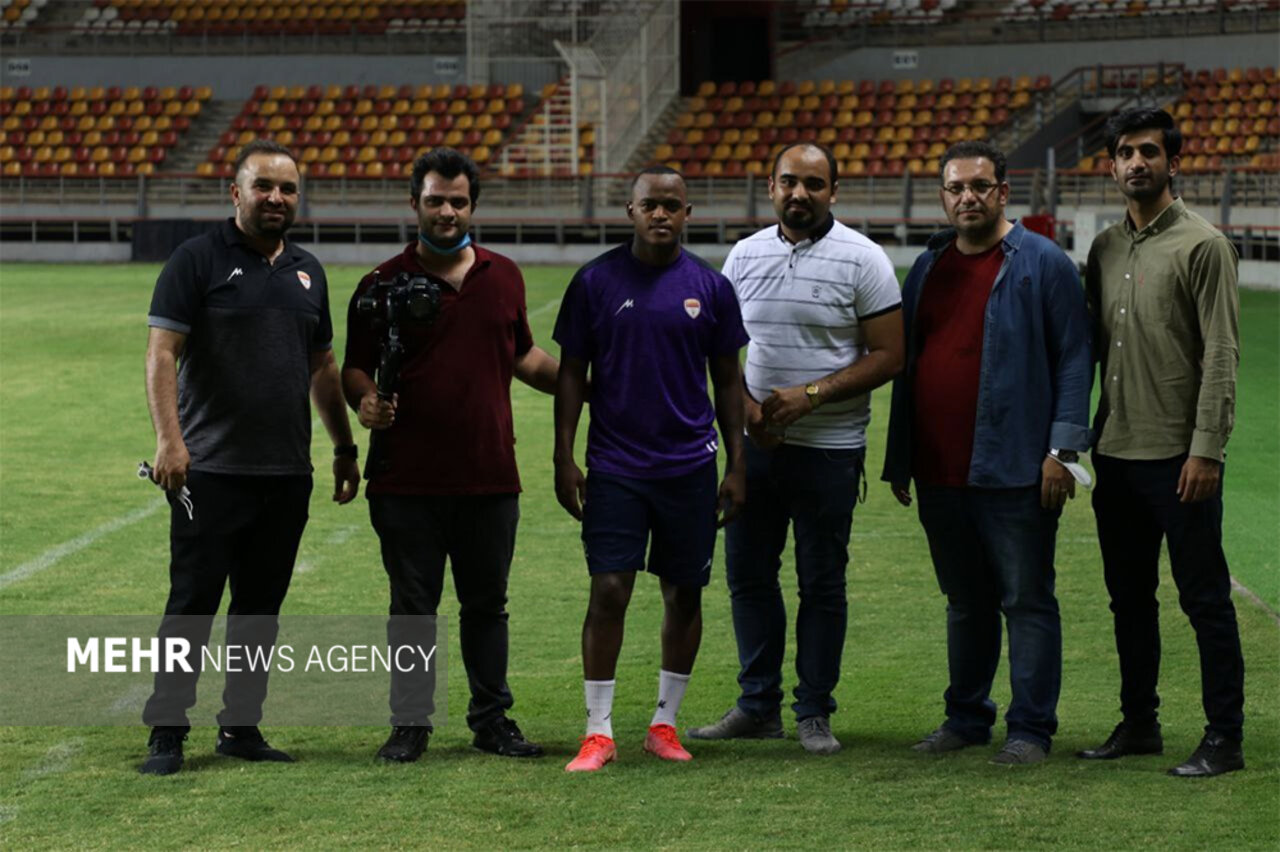 ۵ ستاره خارجی لیگ فوتبال ایران مقابل دوربین شبکه مستندرفتند