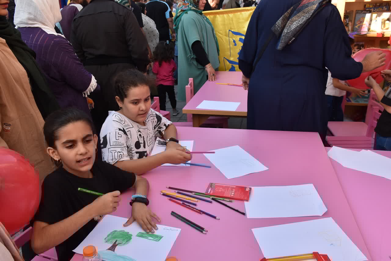 ۵۰۰ کودک با موضوع وحدت نقاشی کشیدند
