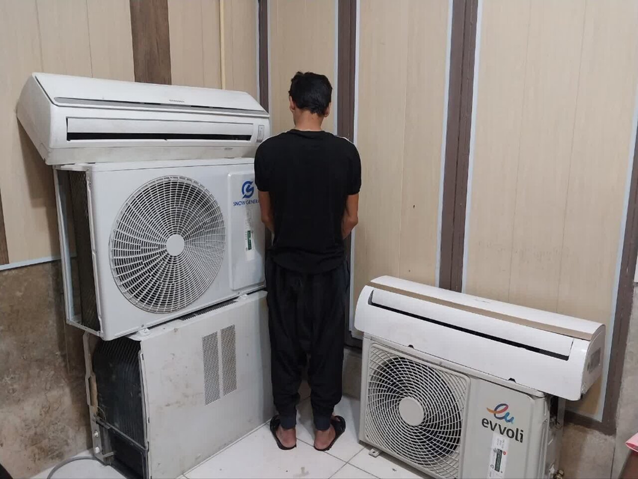 ۵۵ دستگاه کولر گازی قاچاق در سقز کشف شد