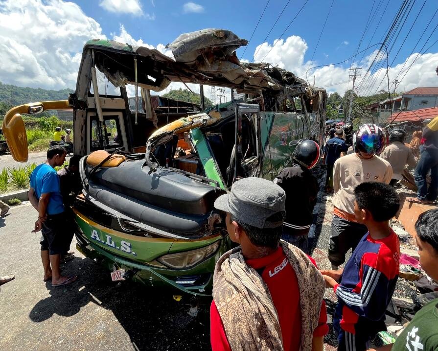 ۶ کشته در تصادف زنجیره‌ای در استان سوماترای غربی اندونزی