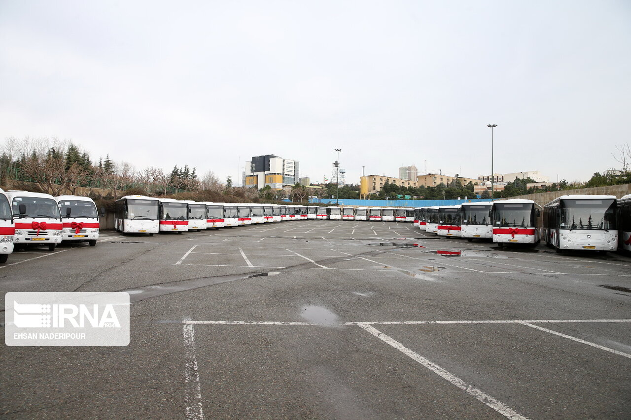 ۸۲۰ دستگاه اتوبوس و ون به شهرداری‌ها واگذار شد