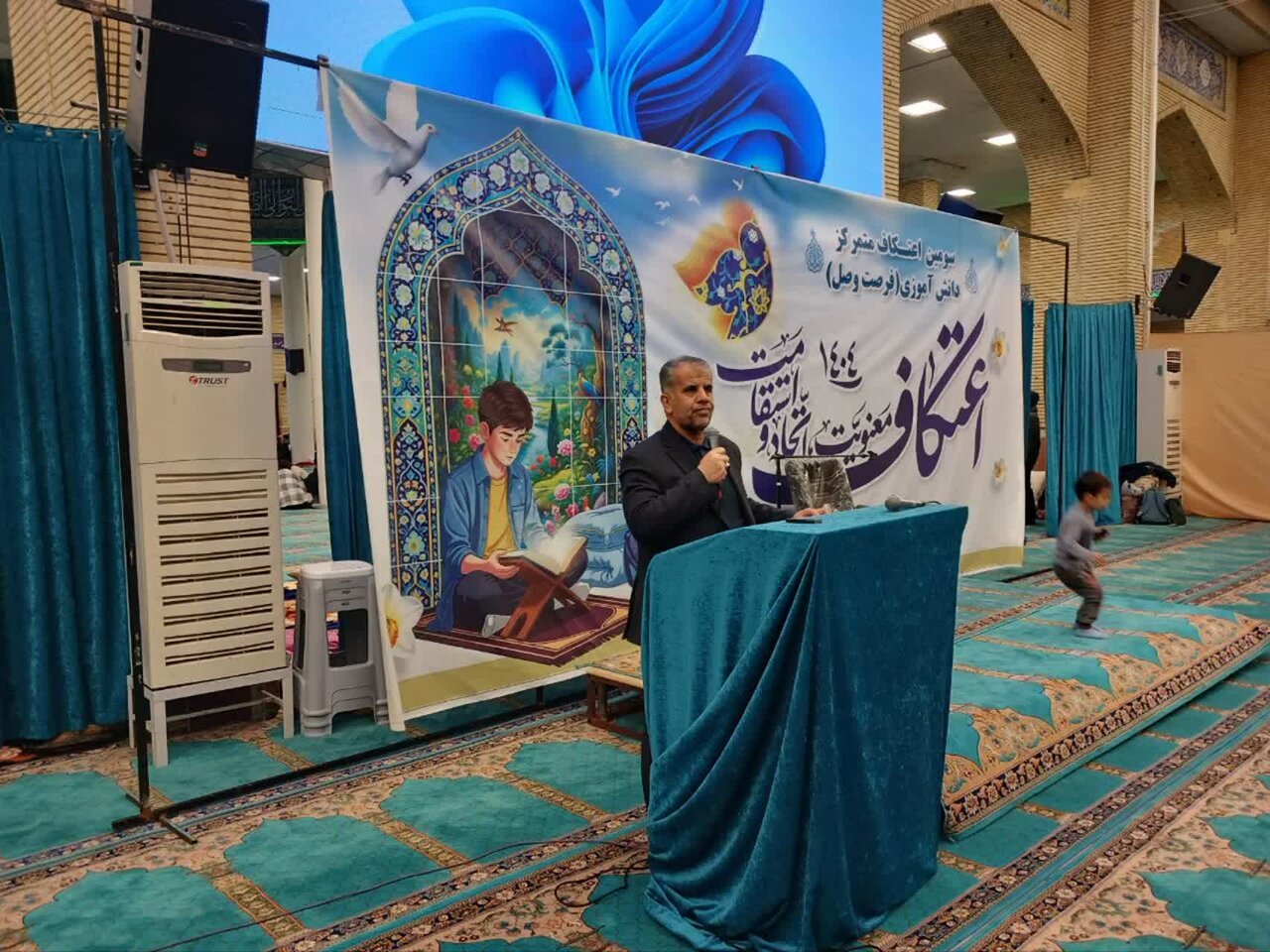 ۸۶۰۰ دانش آموز آذربایجان غربی معتکف شدند؛۵۶ مسجد میزبان نوجوانان