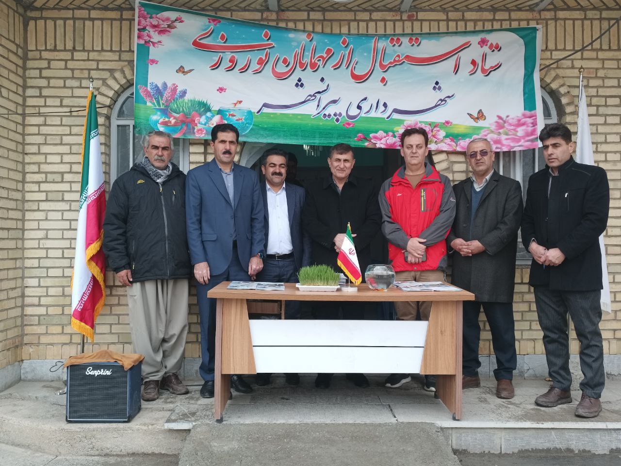 استقبال از مهمانان نوروزی  توسط ستاد شهرداری پیرانشهر