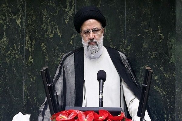 تمامی تلاش دولت توجه به رشد اقتصادی است
