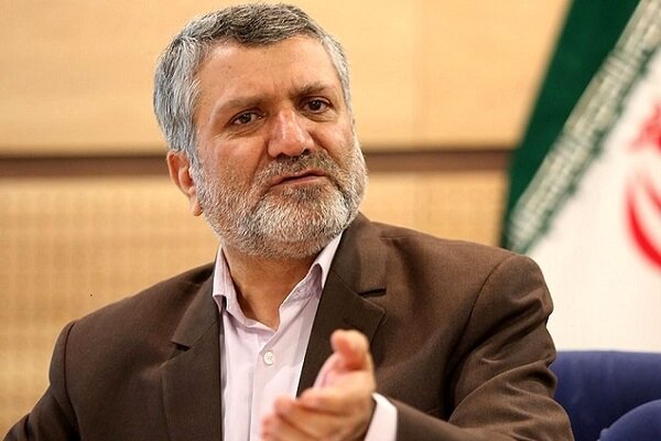 دولت هنوز درباره افزایش سن بازنشستگی تصمیم نگرفته
است
