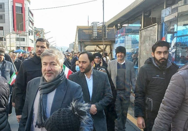 بهادری جهرمی در راهپیمایی ۲۲ بهمن حضور یافت