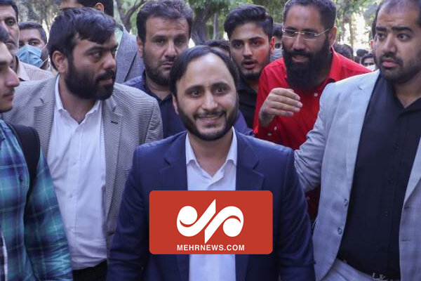 حضور جوانان دهه هشتادی در راهپیمایی ۲۲ بهمن مایه امید
است