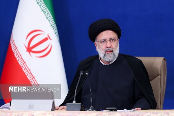 با سوء‌مدیریت در پرداخت حقوق فرهنگیان با قاطعیت برخورد
شود