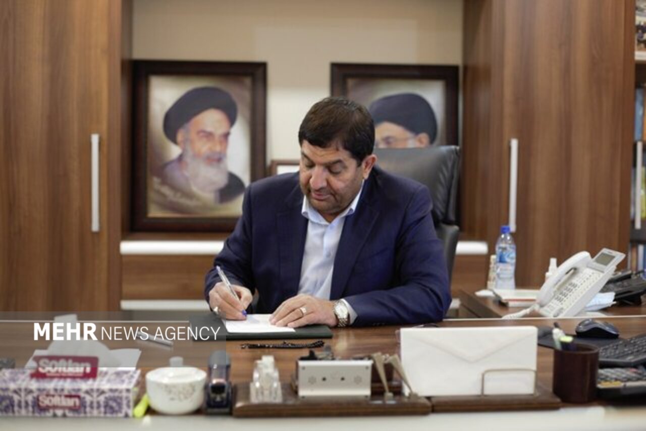 معاون اول رئیس‌جمهور قهرمانی تیم ملی فوتبال ساحلی را تبریک
گفت