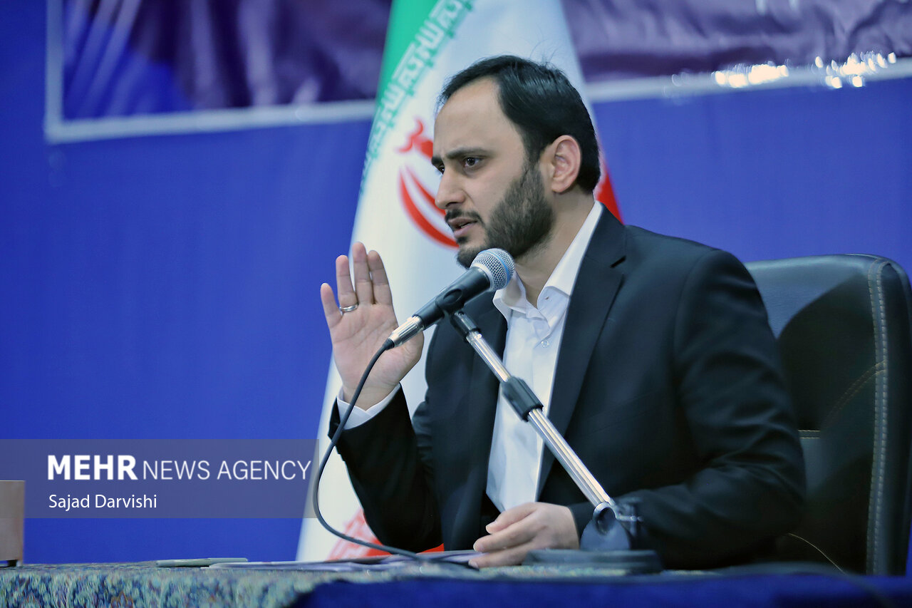دولت تمرکز خود را بر حل بنیادین و ریشه‌ای تورم قرار داده
است