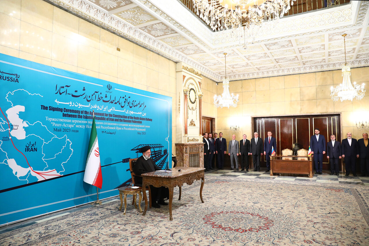 امضای توافقنامه احداث خط راه‌آهن رشت – آستارا بین ایران و
روسیه