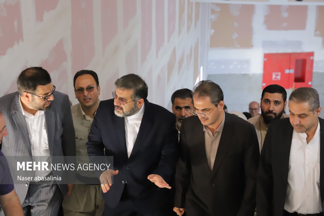 تالار مرکزی سنندج تا پایان دولت سیزدهم به بهره برداری می
رسد