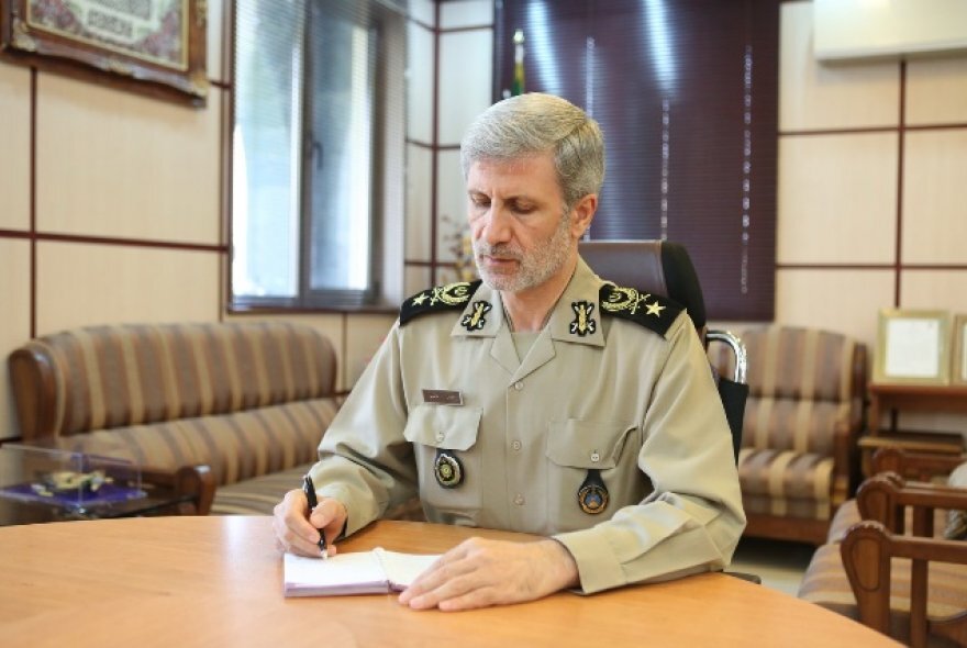 امیر سرتیپ حاتمی درگذشت والده شهیدان جوادنیا را تسلیت
گفت