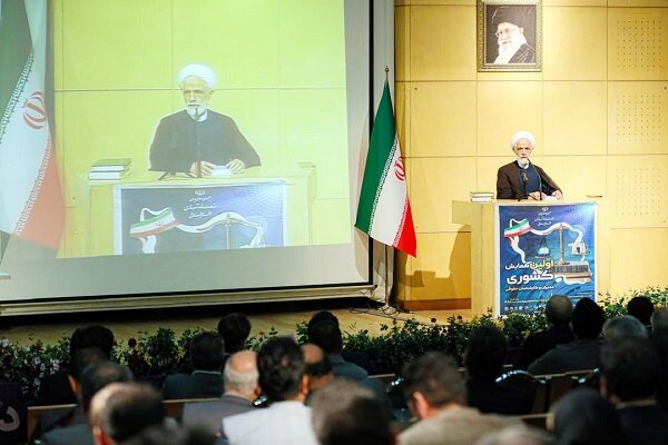 انصاری: بی‌توجهی به مشکلات حقوقی موجب تعطیلی پروژه‌های
عمرانی شده است