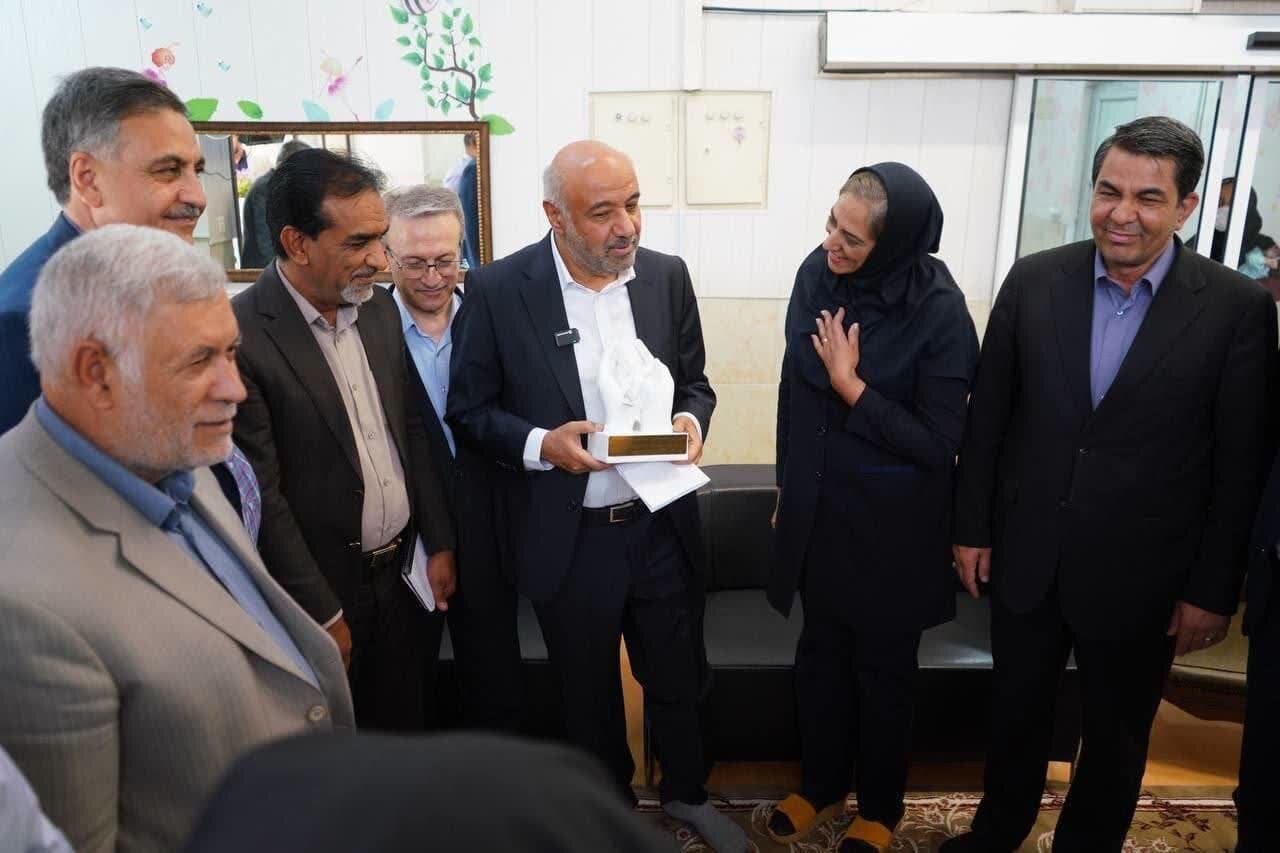 بازدید وزیر تعاون از شیرخوارگاه مادر کرمان