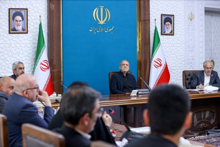 تأکید پزشکیان بر بازنگری در خصوصی‌سازی با مدیریت بهره‌ور و
پاسخگو
