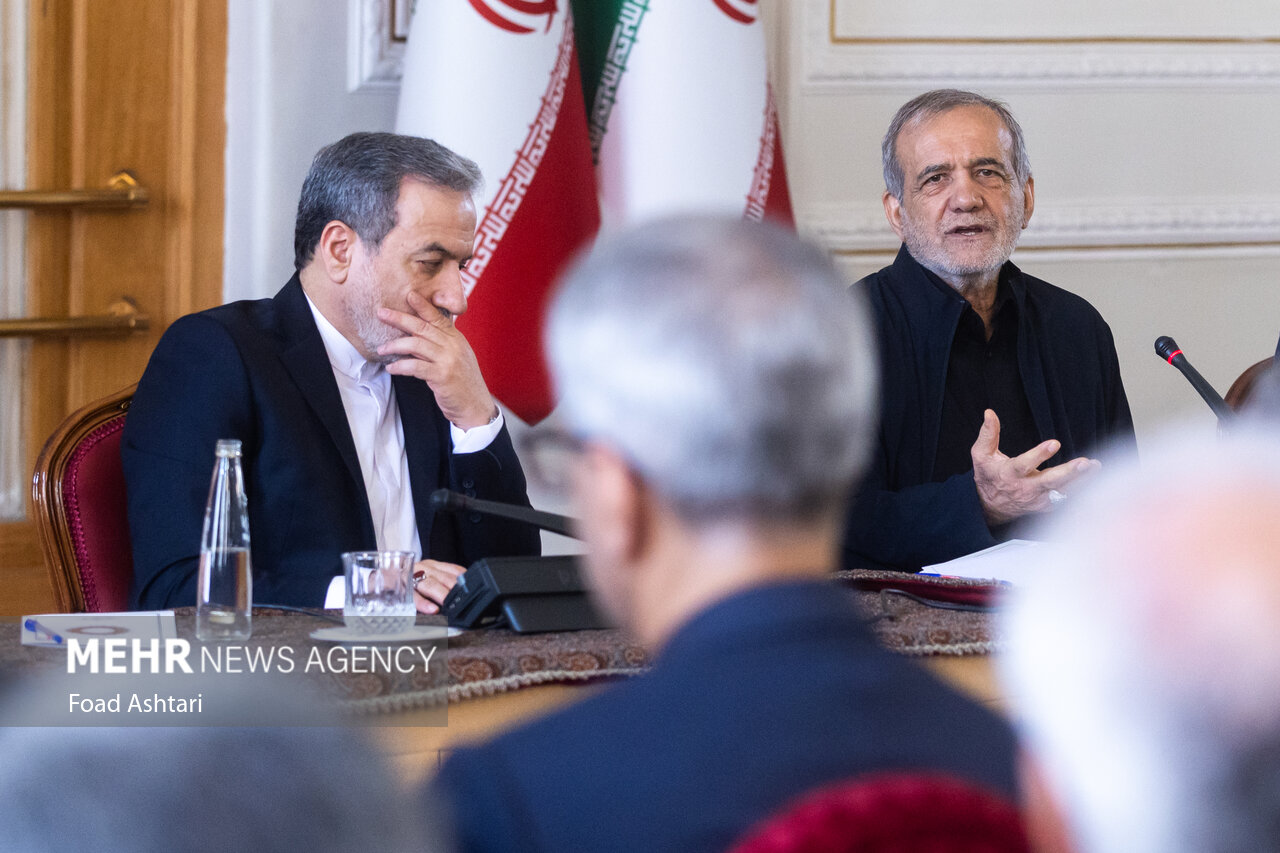 حضور رئیس جمهور در جمع معاونان و مدیران وزارت
امورخارجه